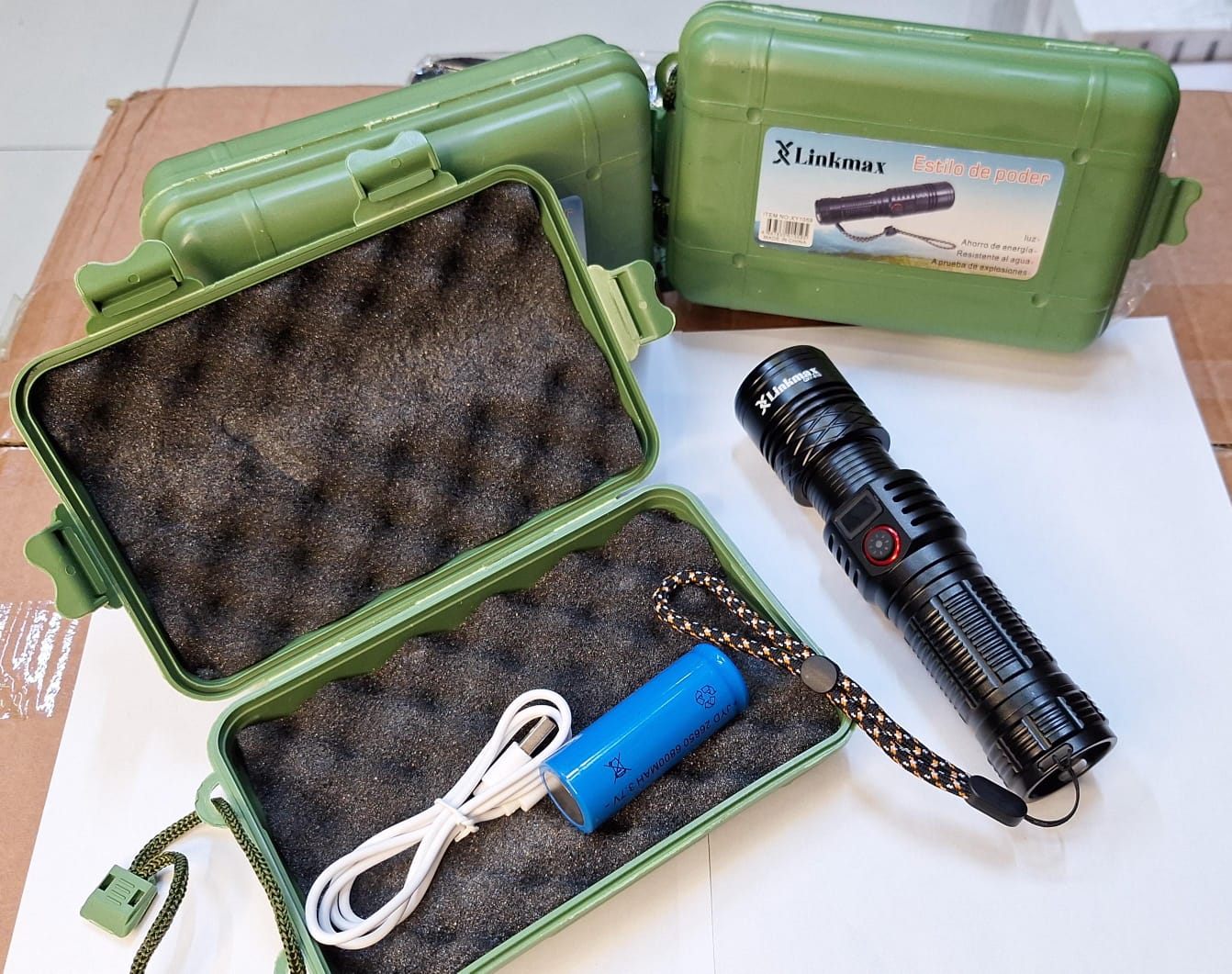🔦LINTERNA LED RECARGABLE CON ZOOM 3 MODOS DE ILUMINACION 🔦
