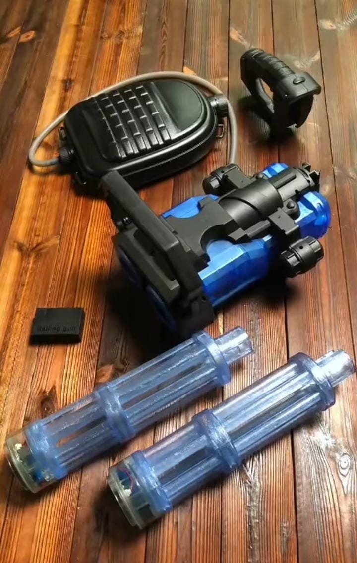 pistola de agua eléctrica de doble tubo ( LUCES Y SONIDO)